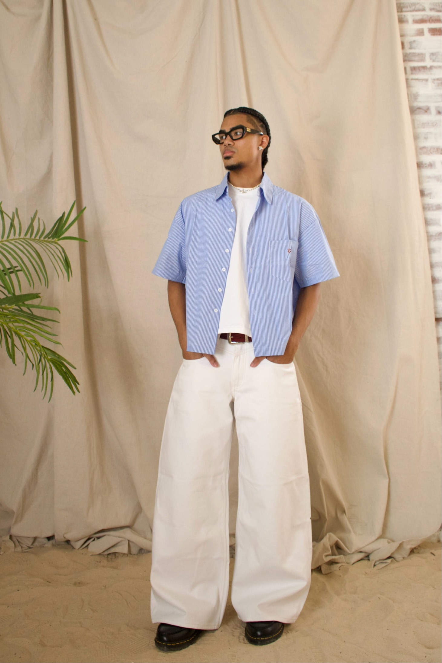 BLUE STRIPED BUTTON-UP