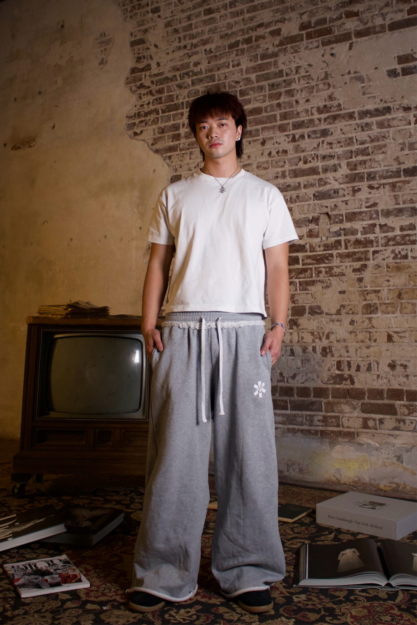 GREY SWEATS