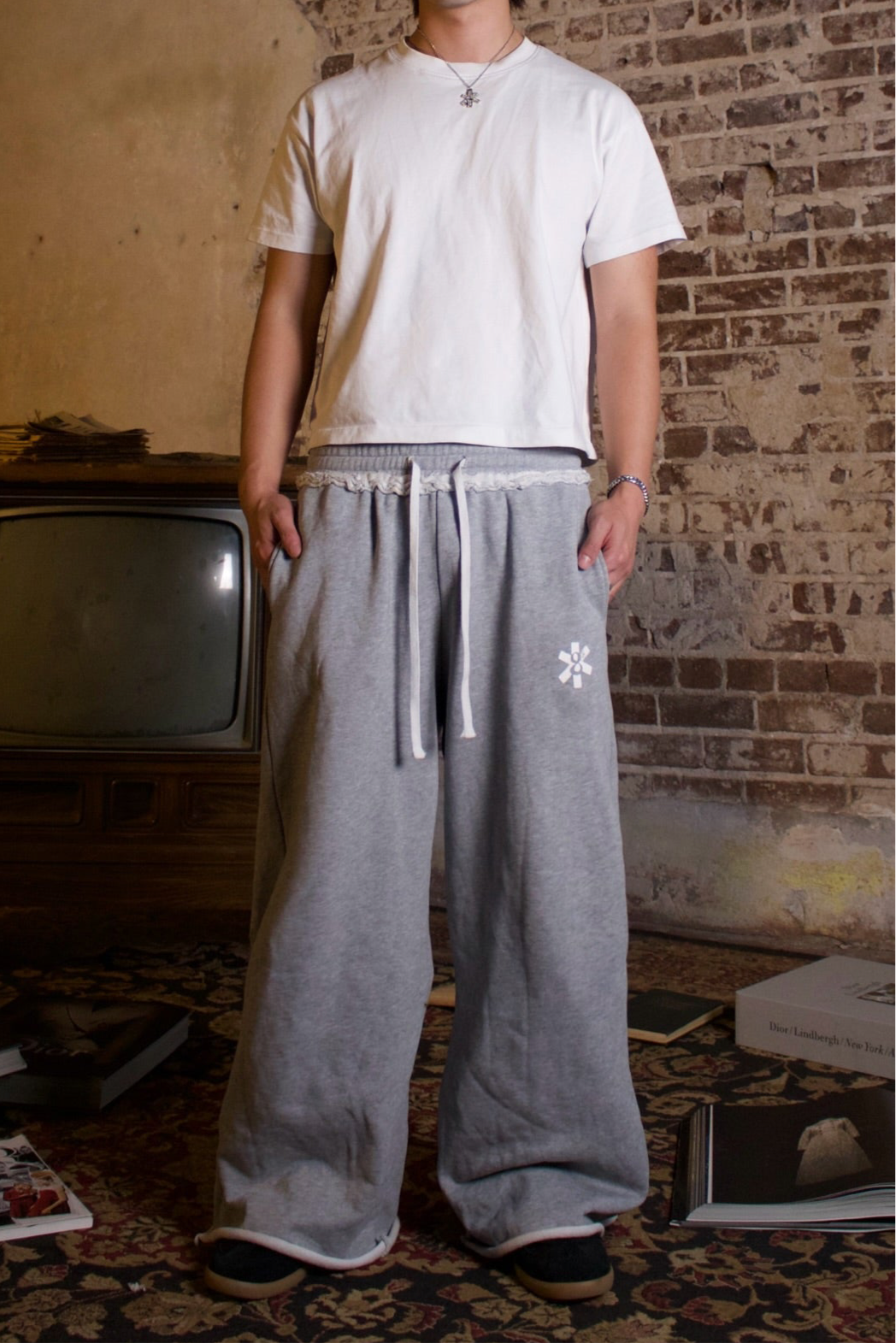 GREY SWEATS