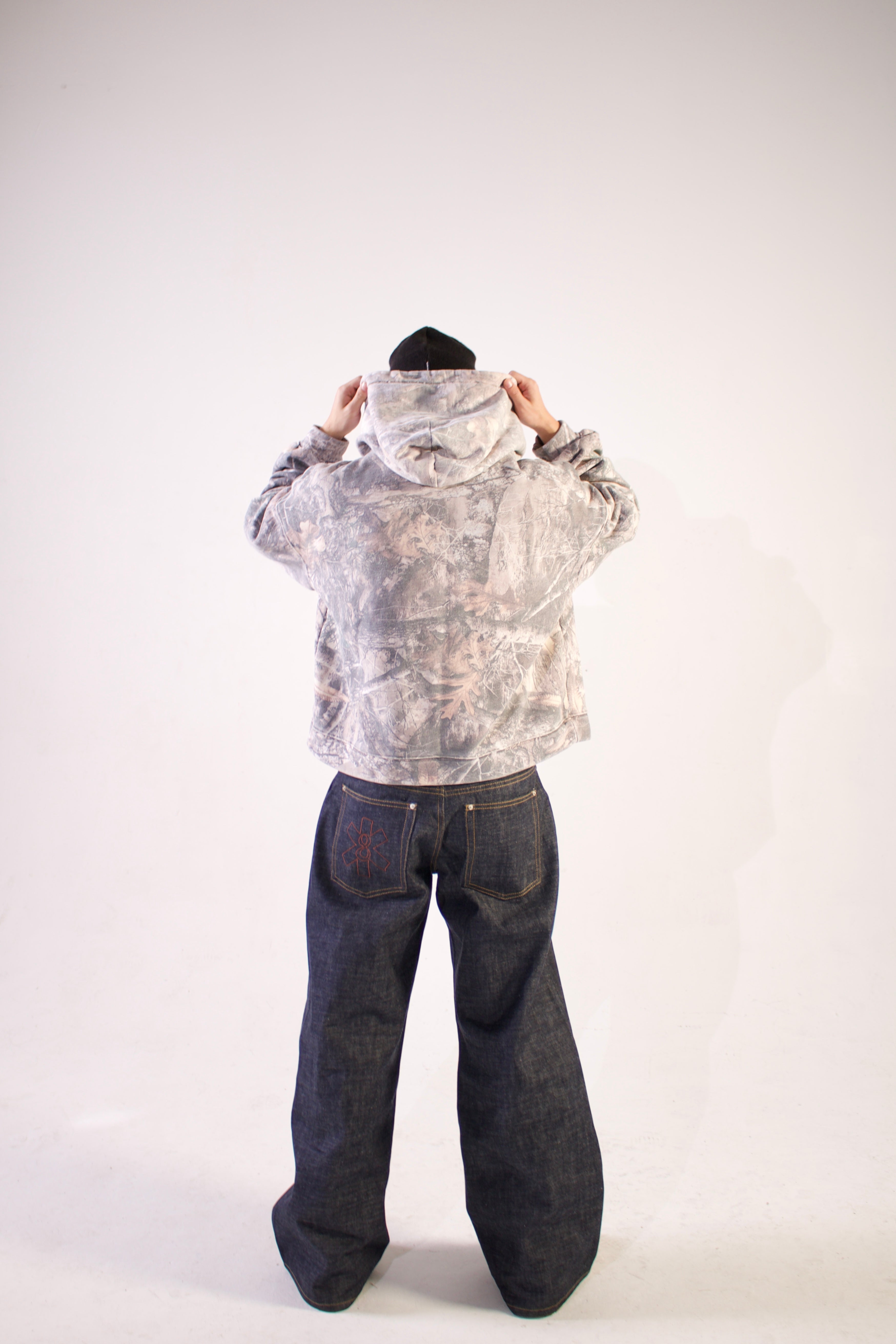 CAMO CROPPED HOODIE