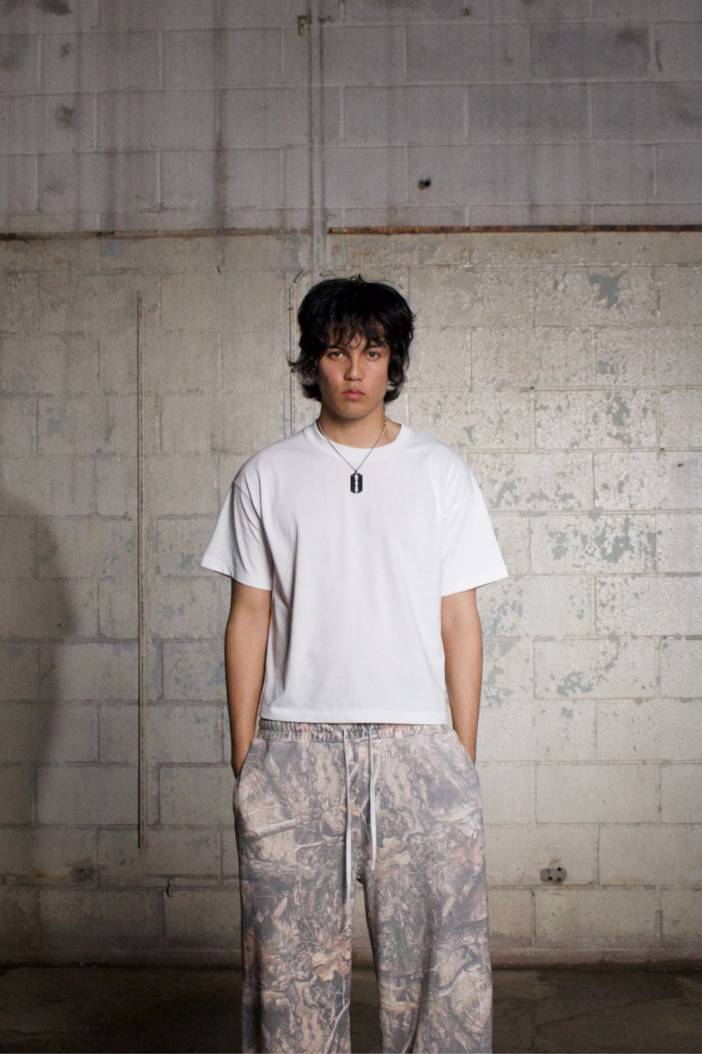 CROPPED SINGLE STITCH TEE