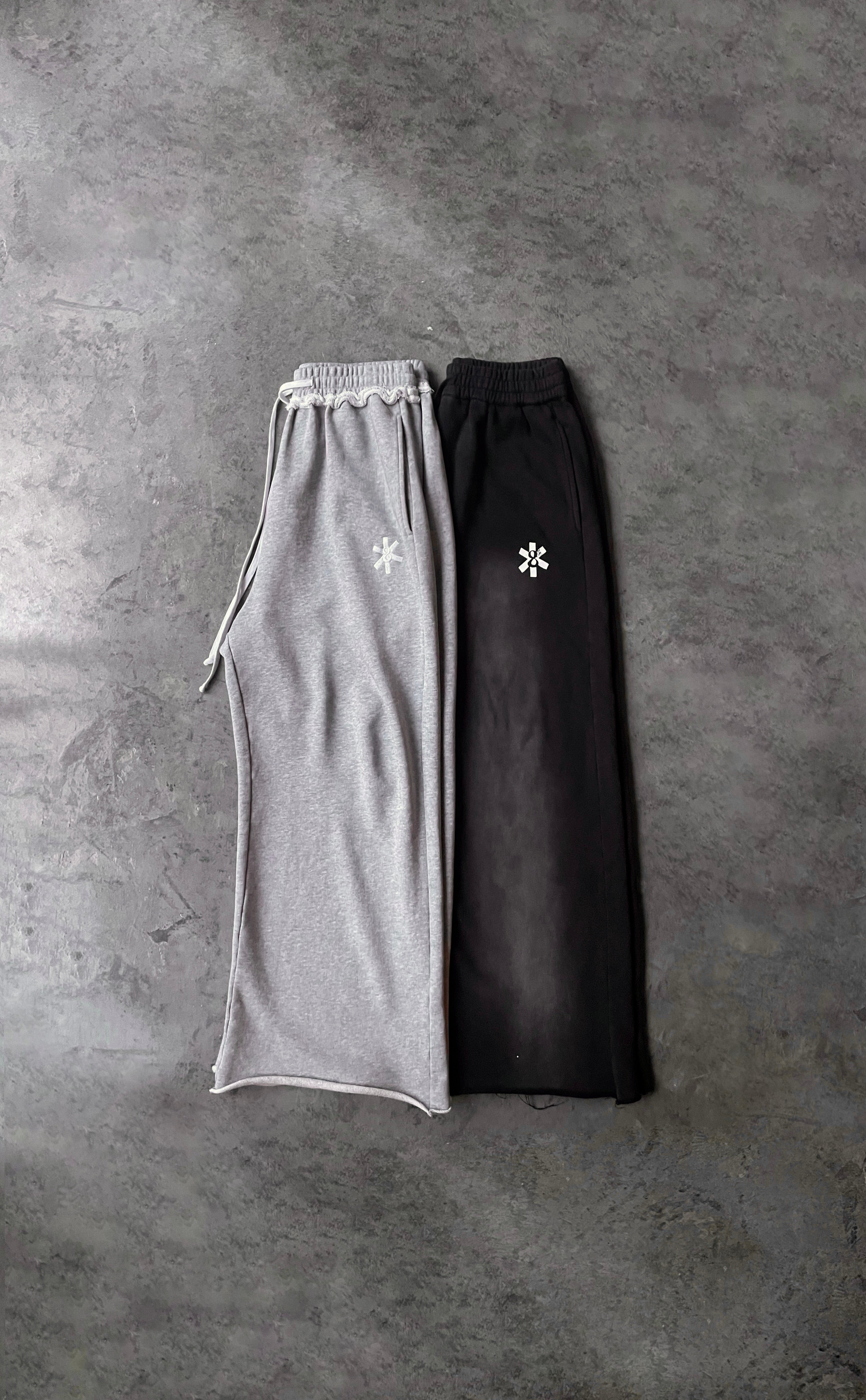 BLACK SWEATS