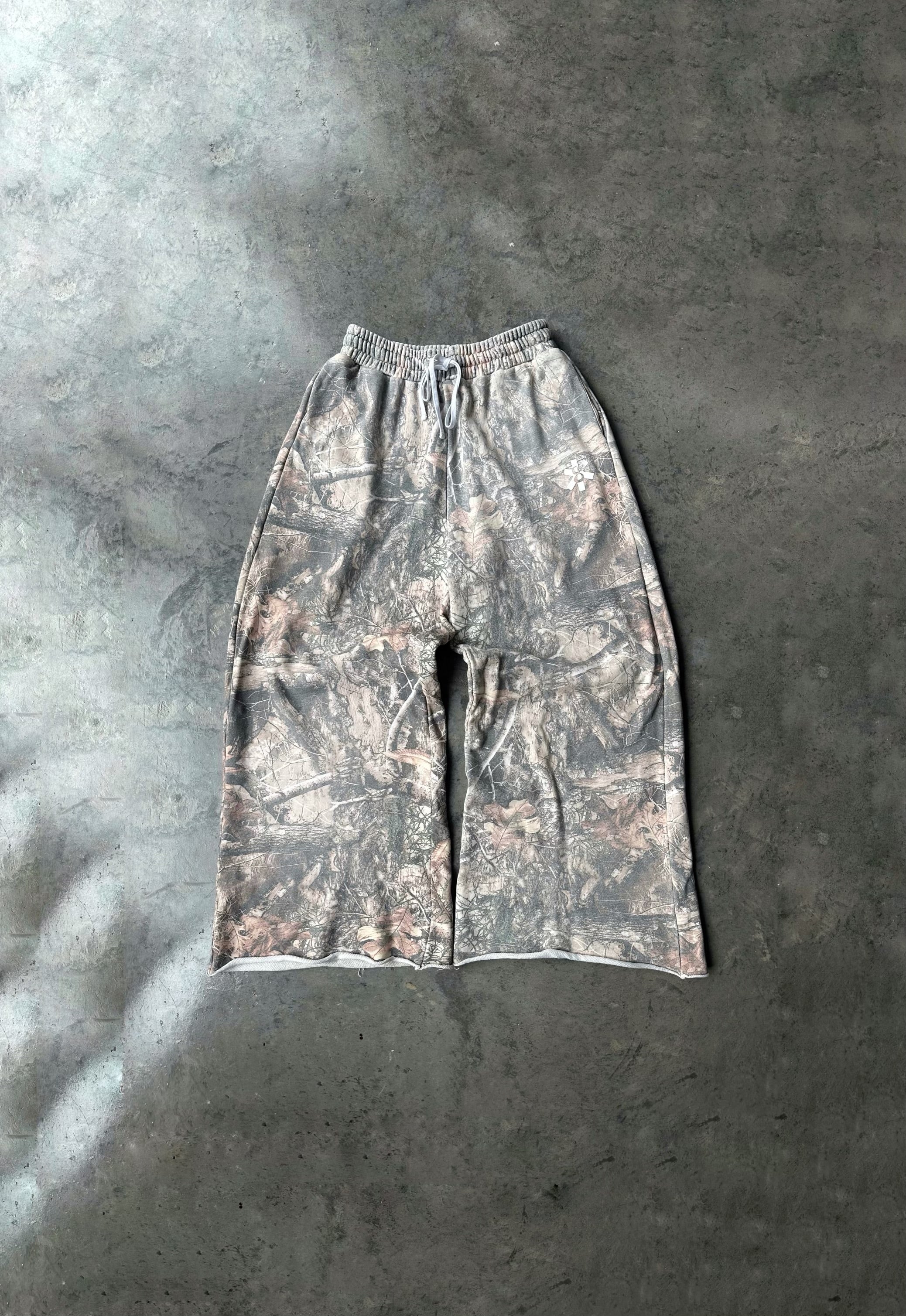 Baggy camo sweats