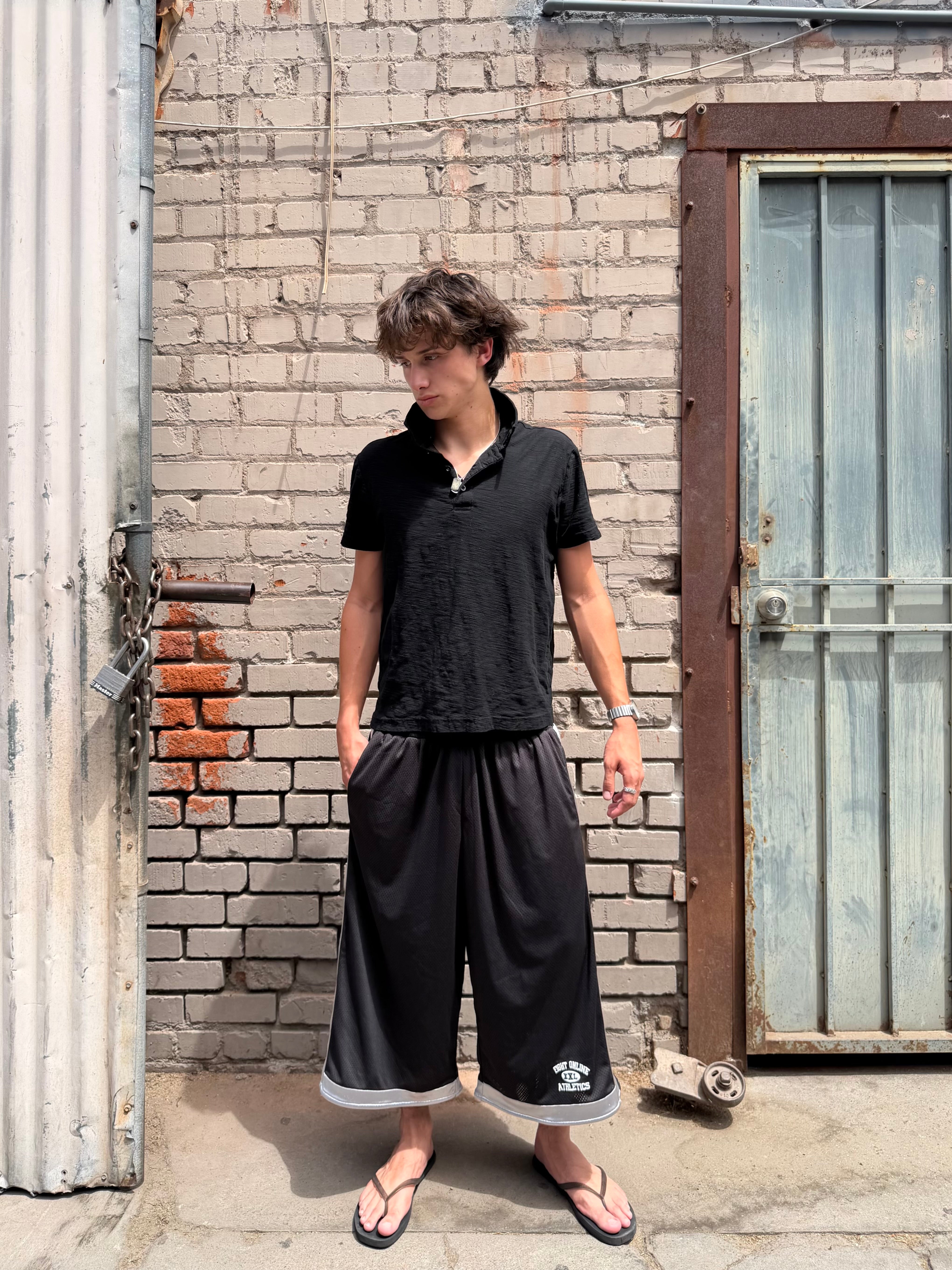 BAGGY BLACK MESH SHORTS
