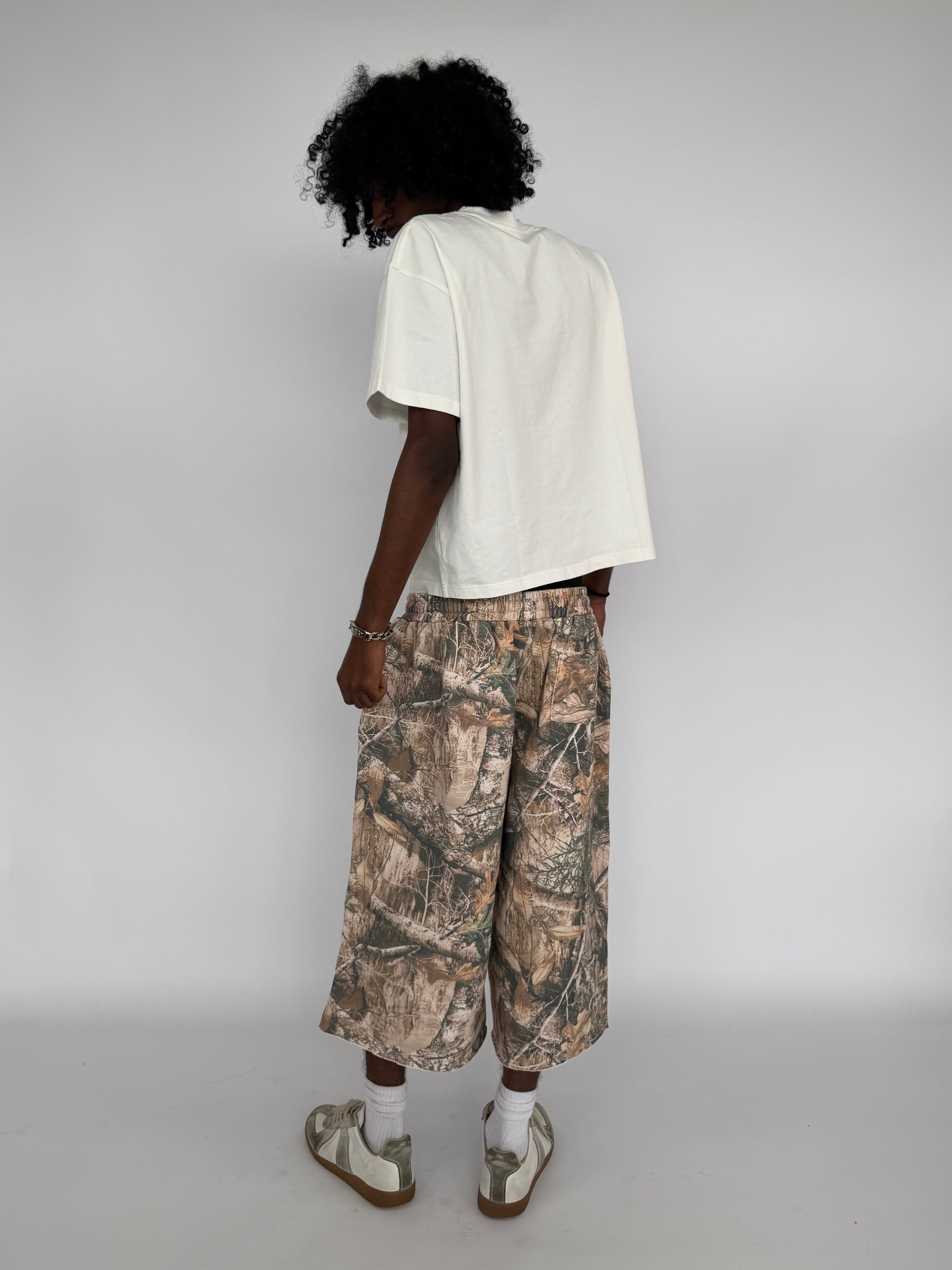 BAGGY DARK CAMO SWEAT SHORT