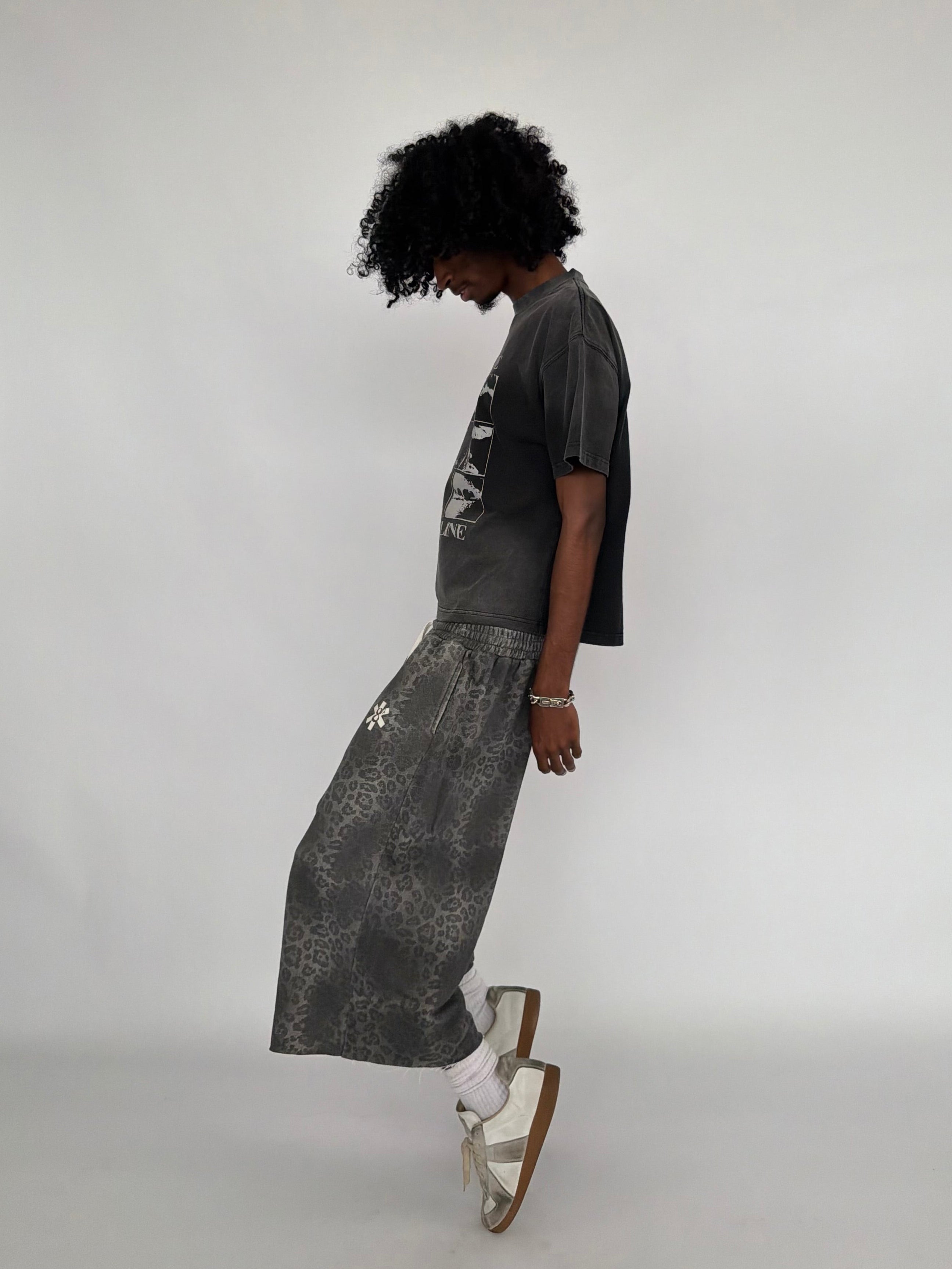 BAGGY LEOPARD SWEAT SHORT